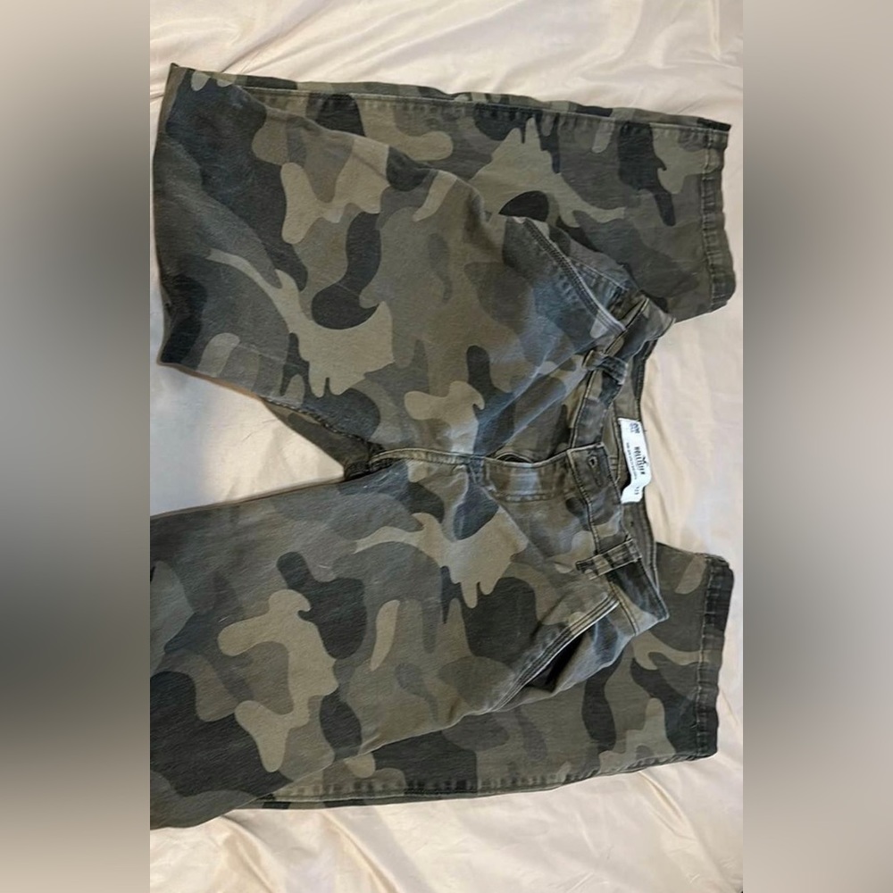 Hollister Army Cargo